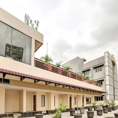 Raz Hotel and Convention