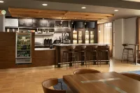 Courtyard Louisville Airport - bar