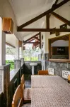 Shanty's House Hotels in Bumiaji