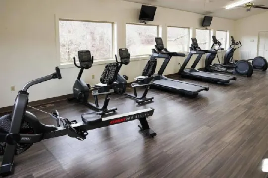 Smoke Rise is a Modern Upscale Cabin with a Garage, Minutes from National Park!