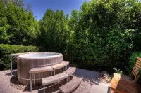 Spa-Like Paradise Walking Distance To Wineries,  Shops, No Final Cleaning Fee