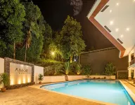 Amor Laut - Pools