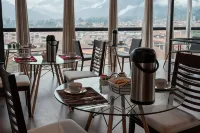 Hotel California Urubamba - فطور