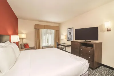 La Quinta Inn & Suites by Wyndham Smyrna TN - Nashville Hotels in Smyrna