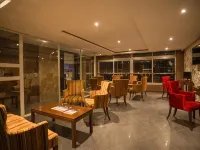 Cloud Hotel & Suites - breakfast