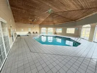 Super 8 by Wyndham Reedsburg - Pool