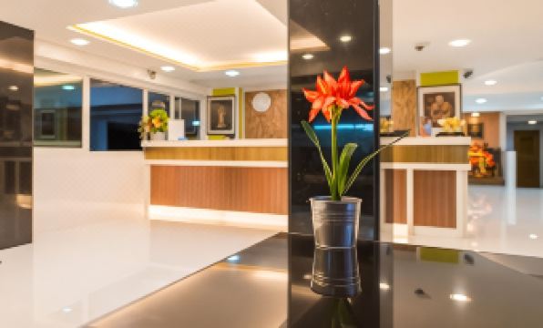 The Holidays Hill Betong