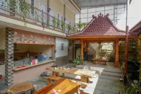 RedDoorz Syariah Near Terminal Mendolo Wonosobo 2 Hotel dekat Qetavape Kalierang