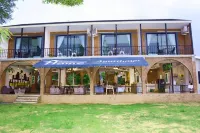 Home Ayutthaya Hotel di Ban Pom