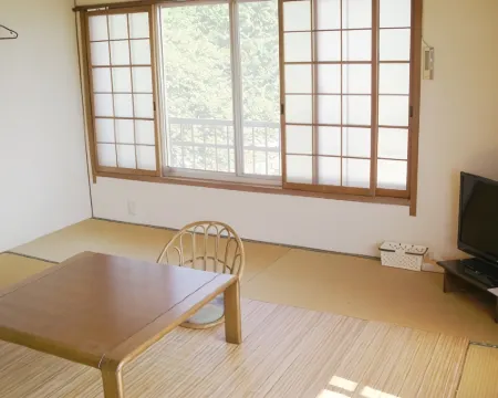 Minshuku Ozuna 海陽町のホテル