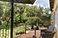 Random Harvest Country Cottages Hotels in West Rand