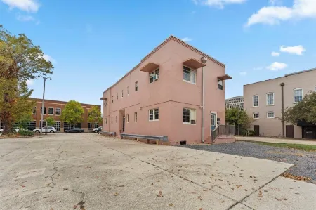 StayAE - Flamingo House Отели в г. Батон-Руж