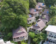 Kata Beachwalk Hotel and Bungalows Hotel in zona Phuket Surfing - Nautilus Dive & Surf