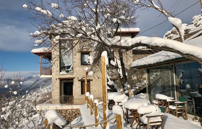 AlmondHouse Suites with Fireplace - Adults Only