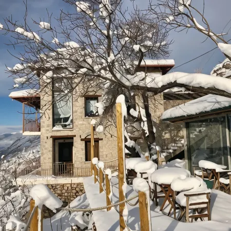 AlmondHouse Suites with Fireplace - Adults Only