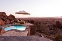 Twyfelfontein Country Lodge - Pool