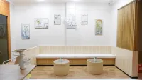 Shi-ro-i Poshtel Hotels in 