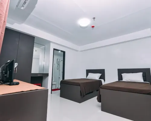 The Strand Suites and Dormitel Hotel berhampiran Ladang Gap