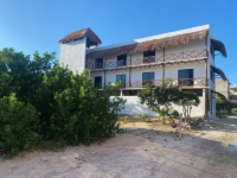 カサ テキオ ホルボックス by キン スタジオズ