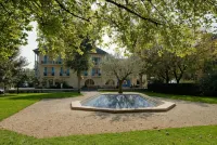 The Originals City Hôtel lIroko Aix-Les-Bains Grand Port - parcheggio