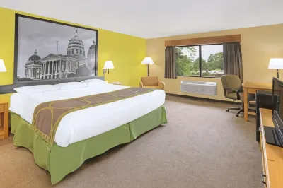 Super 8 by Wyndham Davenport Hôtels à : Davenport