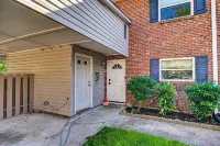 Spacious Townhouse In High Point Near HPU & Furniture Market Hotels in High Point