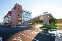 Fairfield Inn & Suites Detroit Lakes Отели в г. Детройт-Лейкс
