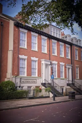Kingston Theatre Hotel فنادق في كينغستون أبون هول