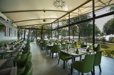 White Feather Resort Kauncha Отели в г. Ханвел