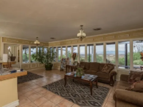 貝斯特韋斯特SureStay精選圖姆斯頓瞭望山林小屋 圖姆斯頓酒店