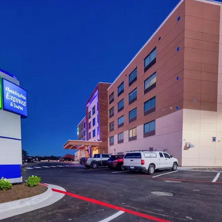 Holiday Inn Express & Suites HARRISONBURG – UNIVERSITY AREA by IHG