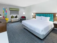 Hampton Inn & Suites Tulsa-Woodland Hills at 71st & Memorial Hotels in Tulsa
