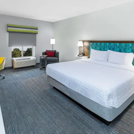 Hampton Inn & Suites Tulsa-Woodland Hills at 71st & Memorial