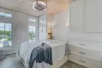 226 SF 2nd Floor Townhouse
