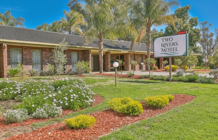 Two Rivers Motel