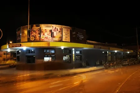 The Premier Hotel Broadmeadow Отели в г. Адамстаун