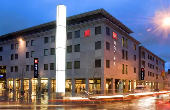 宜必思巴爾楚格酒店