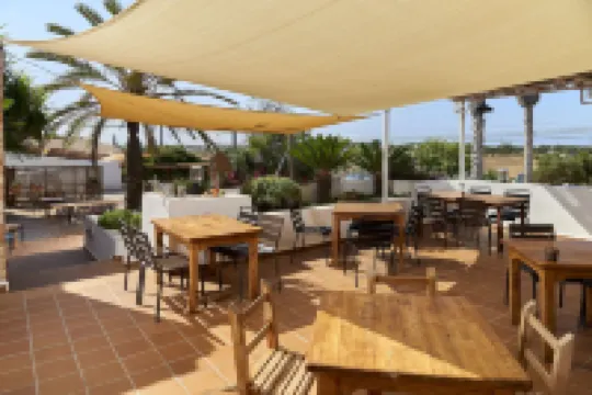 Hostal Illes Pitiüses