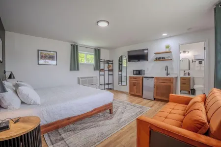 The Inn at Shady Pines