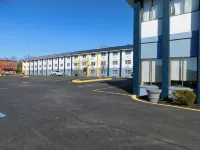 Quality Inn & Suites Morgantown - University Area - parking