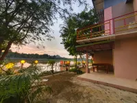 Golden Dragon Kanchanaburi Hotels in Ko Samrong