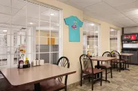 Travelodge by Wyndham Fort Scott Hotels in Fort Scott