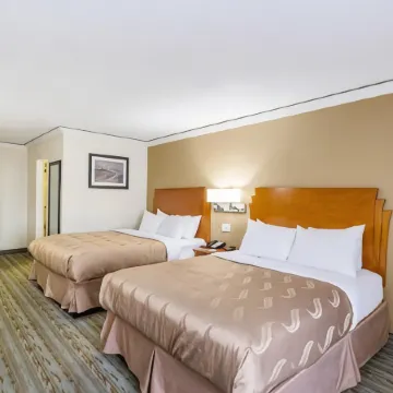 Quality Inn & Suites Kansas City - Independence I-70 East