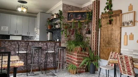 Arm Hostel Отели рядом с достопримечательностью «Дом-музей Арама Хачатуряна»