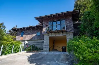 Mendocino Coast Hideaway Hotels near Navarro Point Preserve and Scenic Trail