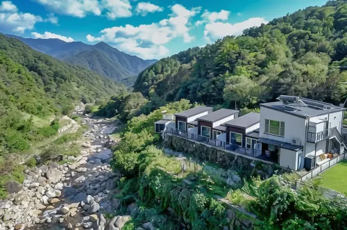 Hadong Cloud Hill Pension Hotels in Hadong-gun
