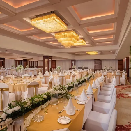 Earl's Regency Hotel
