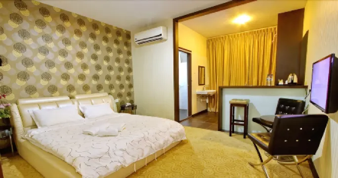 Hotel Tebrau CT