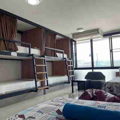 Homey-Sleepy Don Mueang Airport Hostel Rooms