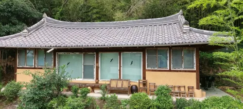 Gimhae Mucheoksan Tourist Art Center Pension - Homestays